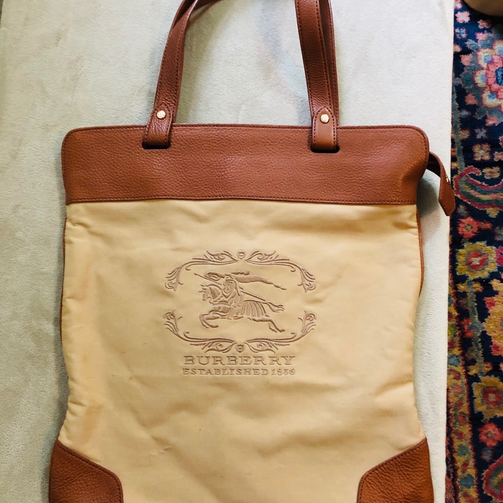 BURBERRY TOTE